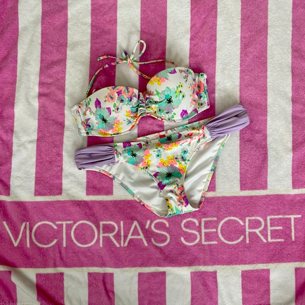 ☀️Victoria’s Secret floral swimsuit
